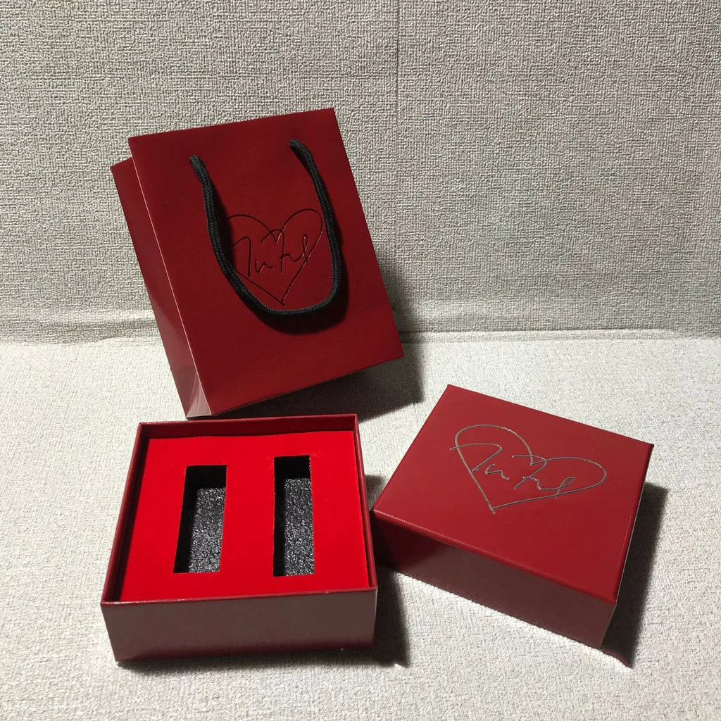 Custom Logo Printing Eco Friendly Luxury Red Rigid Paper Gift Box With Heart Design Matching Bag for Valentines Day Gift Set